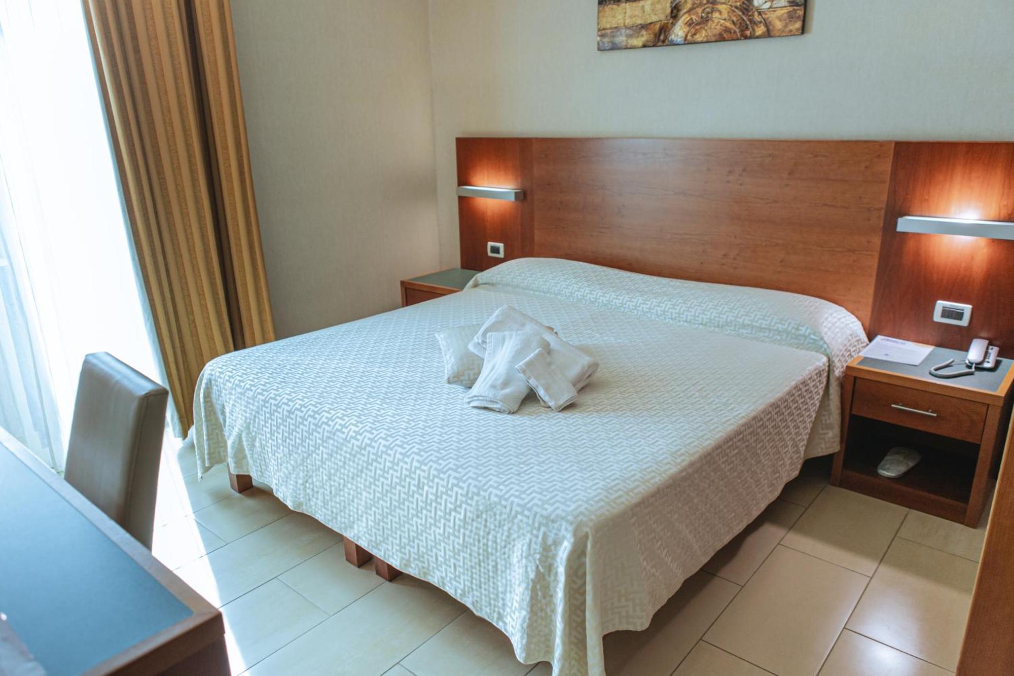 Hotel Amico Citta Sant'Angelo Exteriör bild