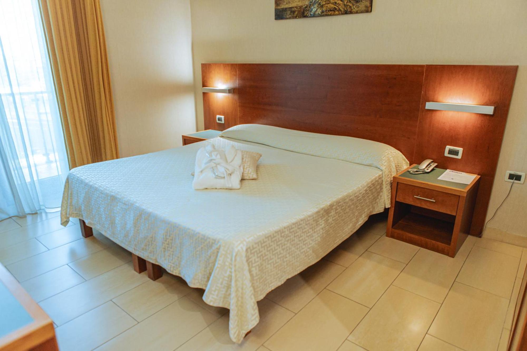 Hotel Amico Citta Sant'Angelo Exteriör bild