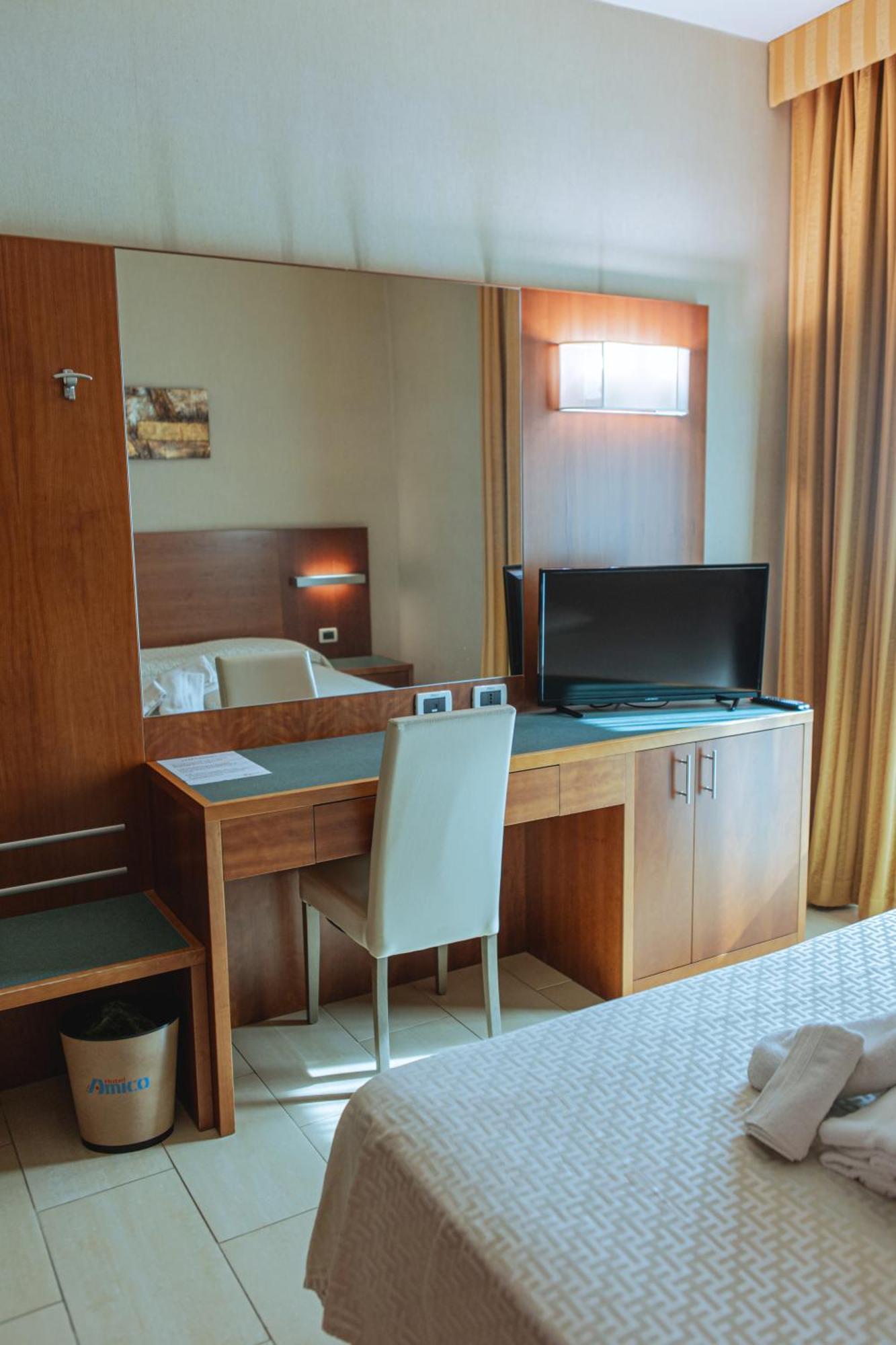 Hotel Amico Citta Sant'Angelo Exteriör bild